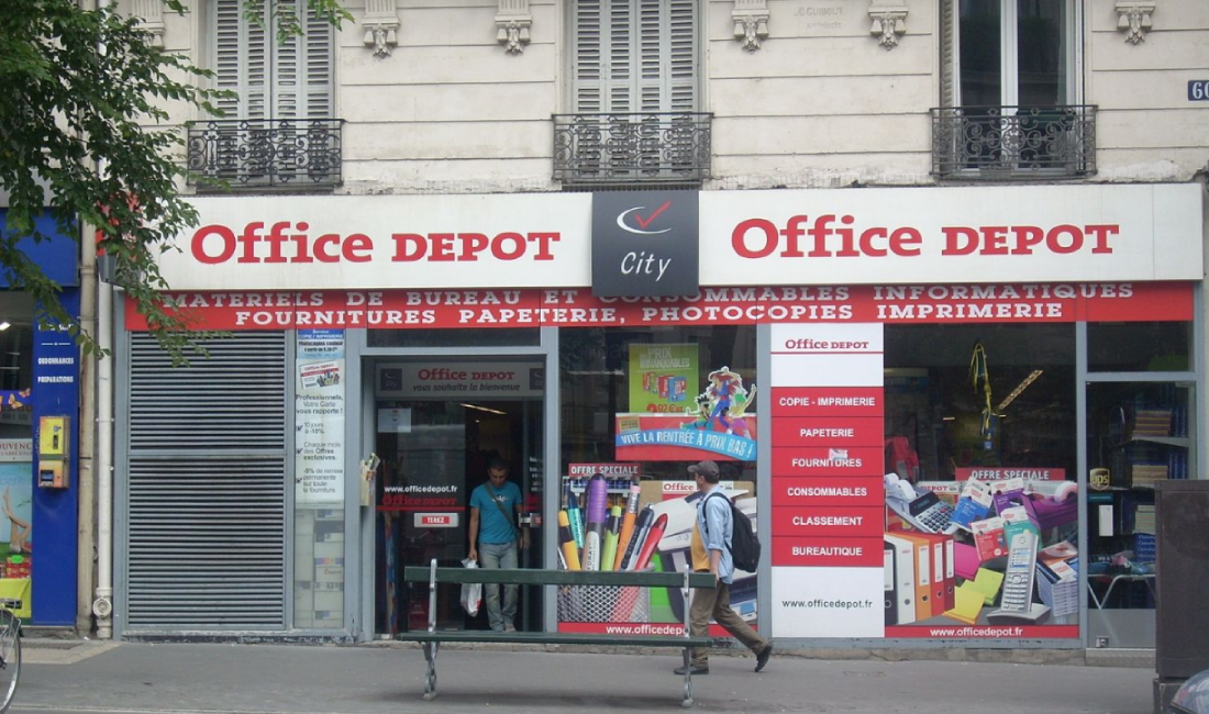 Façade Office DEPOT Magenta